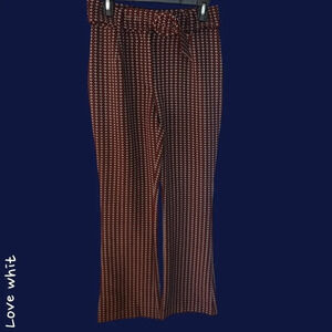Love whit the runway pre loved geo printed pants size 2